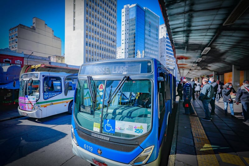 Prefeitura da Capital recuou após pressão e repercussão nacional; outras cidades terão passe livre