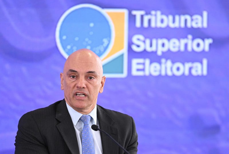 Moraes rejeita recurso de Bolsonaro contra decisão do TSE que o tornou inelegível