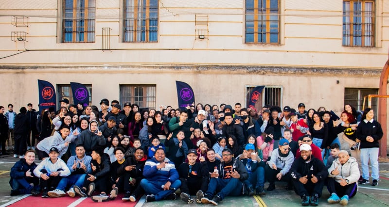 Rap in Cena Educa promove ação culturais durante o intervalo em escolas estaduais de Porto Alegre