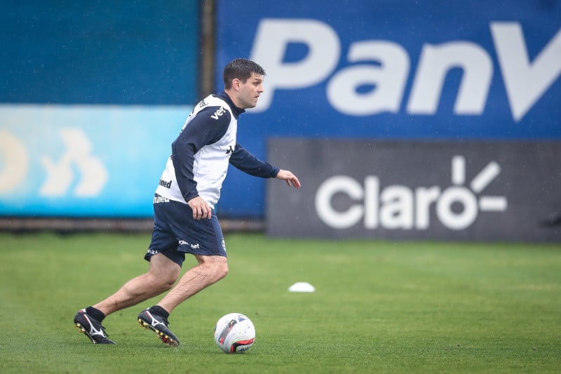 Após quatro meses, Kannemann retomará a dupla de zaga com Geromel contra os paraenses