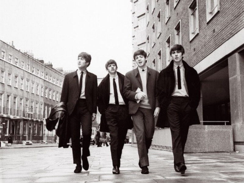 A faixa foi escrita e interpretada por Lennon, com produ&ccedil;&atilde;o de McCartney, Starr e Harrison