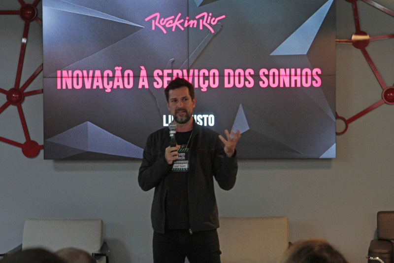 {'nm_midia_inter_thumb1':'https://www.jornaldocomercio.com/_midias/jpg/2022/10/11/206x137/1_ap_111022___puc__2_-9794899.jpg', 'id_midia_tipo':'2', 'id_tetag_galer':'', 'id_midia':'6345dc01a4fba', 'cd_midia':9794899, 'ds_midia_link': 'https://www.jornaldocomercio.com/_midias/jpg/2022/10/11/ap_111022___puc__2_-9794899.jpg', 'ds_midia': 'Palestra com Luís Justo, CEO do Rock in Rio, no Café Coworking do Tecnopuc. ', 'ds_midia_credi': 'ANDRESSA PUFAL/JC', 'ds_midia_titlo': 'Palestra com Luís Justo, CEO do Rock in Rio, no Café Coworking do Tecnopuc. ', 'cd_tetag': '1', 'cd_midia_w': '800', 'cd_midia_h': '533', 'align': 'Left'}