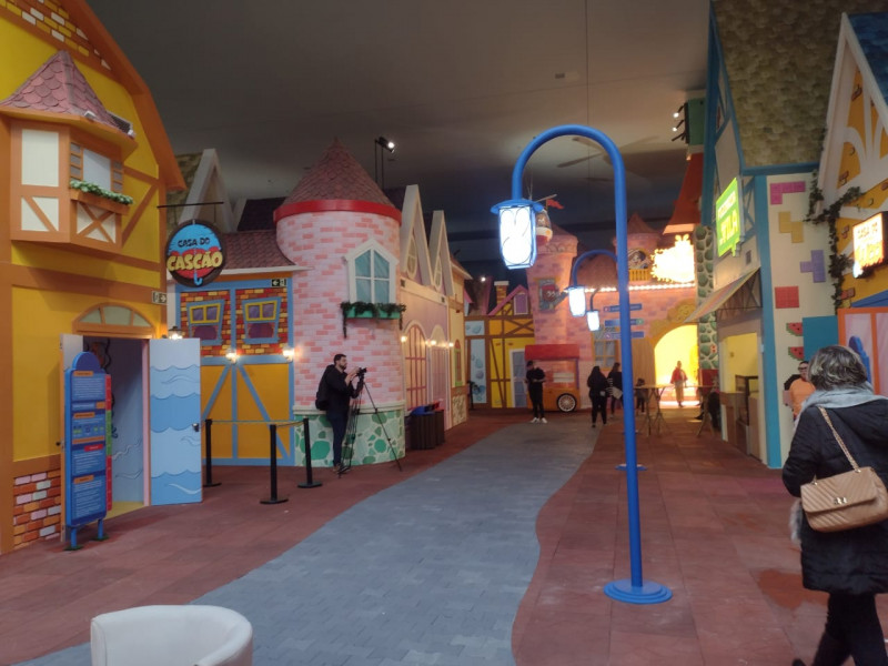 {'nm_midia_inter_thumb1':'https://www.jornaldocomercio.com/_midias/jpg/2022/10/11/206x137/1_whatsapp_image_2022_10_11_at_15_49_18-9794461.jpeg', 'id_midia_tipo':'2', 'id_tetag_galer':'', 'id_midia':'6345bc2bda8ad', 'cd_midia':9794461, 'ds_midia_link': 'https://www.jornaldocomercio.com/_midias/jpg/2022/10/11/whatsapp_image_2022_10_11_at_15_49_18-9794461.jpeg', 'ds_midia': 'Vila da M&ocirc;nica, em Gramado', 'ds_midia_credi': 'Luiza Prado/JC', 'ds_midia_titlo': 'Vila da M&ocirc;nica, em Gramado', 'cd_tetag': '1', 'cd_midia_w': '800', 'cd_midia_h': '600', 'align': 'Left'}