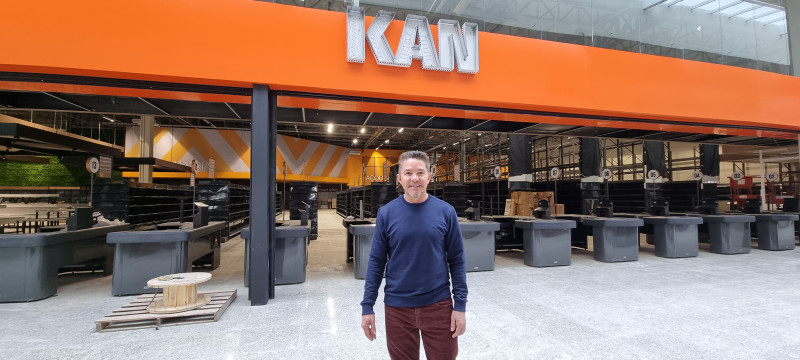 {'nm_midia_inter_thumb1':'https://www.jornaldocomercio.com/_midias/jpg/2022/10/14/206x137/1_minuto_varejo_center_kan_marcos_restinga_jornal_do_comercio_3-9799079.jpg', 'id_midia_tipo':'2', 'id_tetag_galer':'', 'id_midia':'6349b9d0f3307', 'cd_midia':9799079, 'ds_midia_link': 'https://www.jornaldocomercio.com/_midias/jpg/2022/10/14/minuto_varejo_center_kan_marcos_restinga_jornal_do_comercio_3-9799079.jpg', 'ds_midia': 'Santos destaca que o empreendimento vai suprir lacuna para a população do bairro', 'ds_midia_credi': 'PATRÍCIA COMUNELLO/ESPECIAL/JC', 'ds_midia_titlo': 'Santos destaca que o empreendimento vai suprir lacuna para a população do bairro', 'cd_tetag': '1', 'cd_midia_w': '800', 'cd_midia_h': '360', 'align': 'Left'}