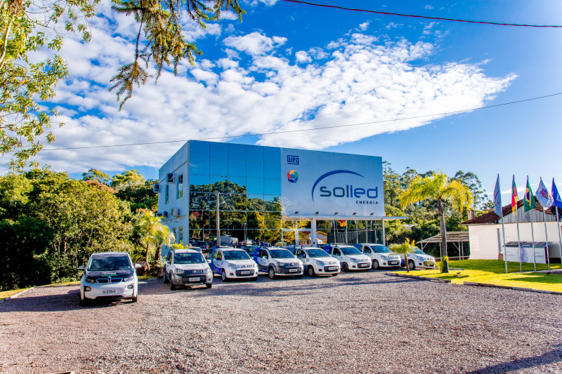 {'nm_midia_inter_thumb1':'https://www.jornaldocomercio.com/_midias/jpg/2022/10/20/206x137/1_rur_1288-9806612.jpg', 'id_midia_tipo':'2', 'id_tetag_galer':'', 'id_midia':'63515cc77f17e', 'cd_midia':9806612, 'ds_midia_link': 'https://www.jornaldocomercio.com/_midias/jpg/2022/10/20/rur_1288-9806612.jpg', 'ds_midia': 'Mara Andrea Schwengber e Josu&eacute; Lopes Farias administram a Solled, em Santa Cruz do Sul', 'ds_midia_credi': 'Solled/Divulga&ccedil;&atilde;o/JC', 'ds_midia_titlo': 'Mara Andrea Schwengber e Josu&eacute; Lopes Farias administram a Solled, em Santa Cruz do Sul', 'cd_tetag': '1', 'cd_midia_w': '800', 'cd_midia_h': '533', 'align': 'Left'}