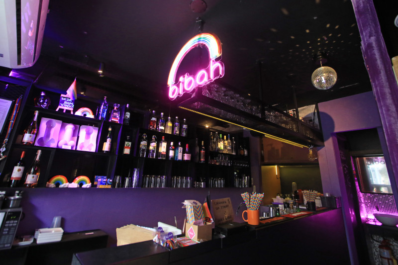 O bar oferece diversos drinks tem&aacute;ticos e doces  Foto: LUIZA PRADO/JC