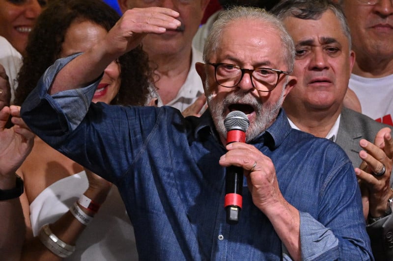 Em sua primeira fala após eleito, Lula diz que vai governar para todos os brasileiros