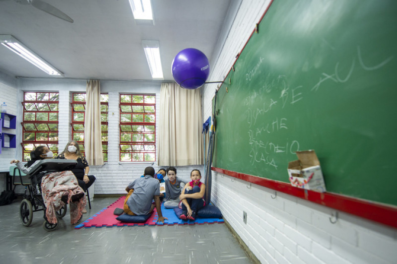 Educadores passarão por um processo seletivo para preenchimento das vagas