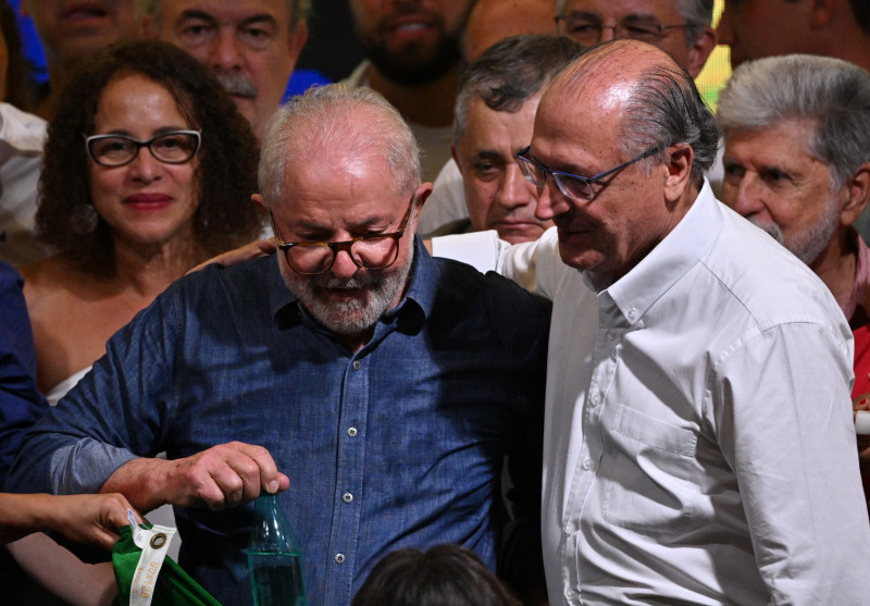 Nesta segunda-feira (7), Lula deve se reunir com o vice-presidente eleito, Geraldo Alckmin (PSB), que coordena os trabalhos de transição