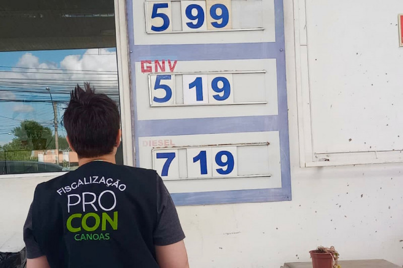 Equipes do Procon encontraram pre&ccedil;os em R$ 5,99 o litro, sem que houvesse justificativa para o reajuste