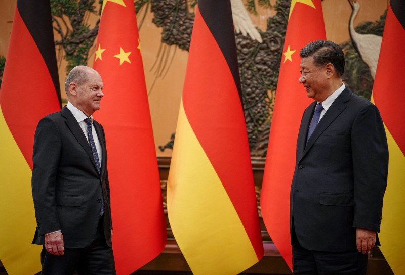 Chanceler alemão, Olaf Scholz, se encontrou nesta sexta-feira (4) com o presidente da China, Xi Jinping