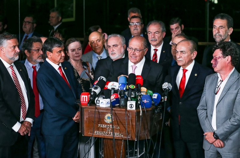 O vice-presidente eleito Geraldo Alckmin é o coordenador da transição de Lula