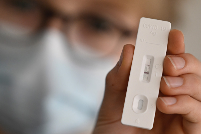 Diagnósticos de Covid-19 cresceram 80% em todo o mundo, mas a mortalidade continua em queda