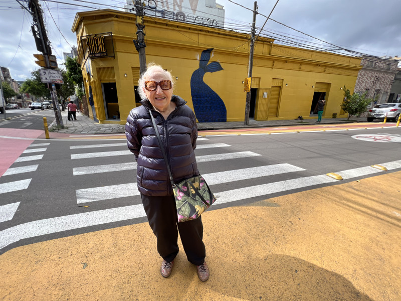 Aposentada retornou ao local onde a família teve um armarinho que levava seu nome: Sonia