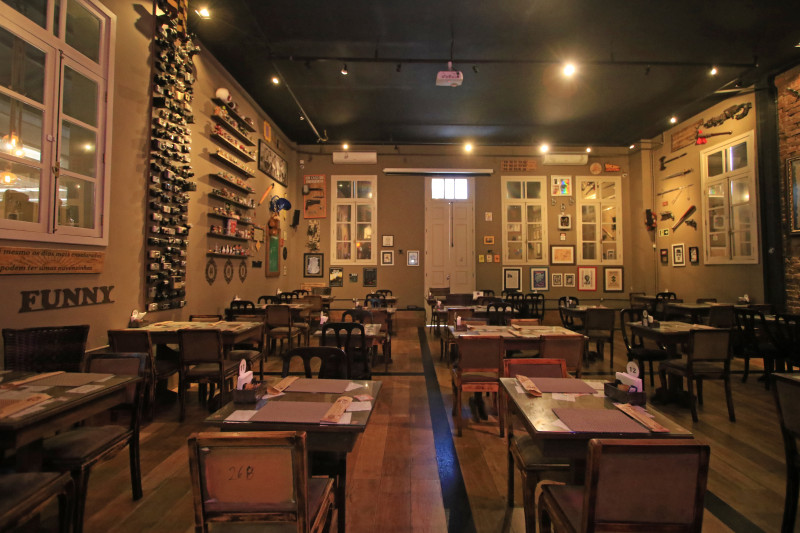 O objetivo do restaurante levar a gastronomia junto com o entretenimento para os clientes Foto: LUIZA PRADO/JC