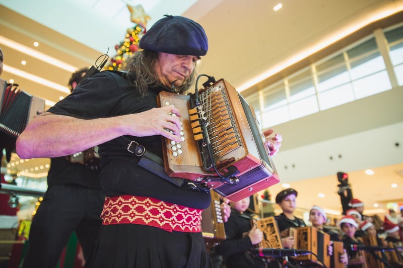 Contando com artistas como Renato Borghetti, festival online O Sol Lá Pro Sul acontece neste domingo