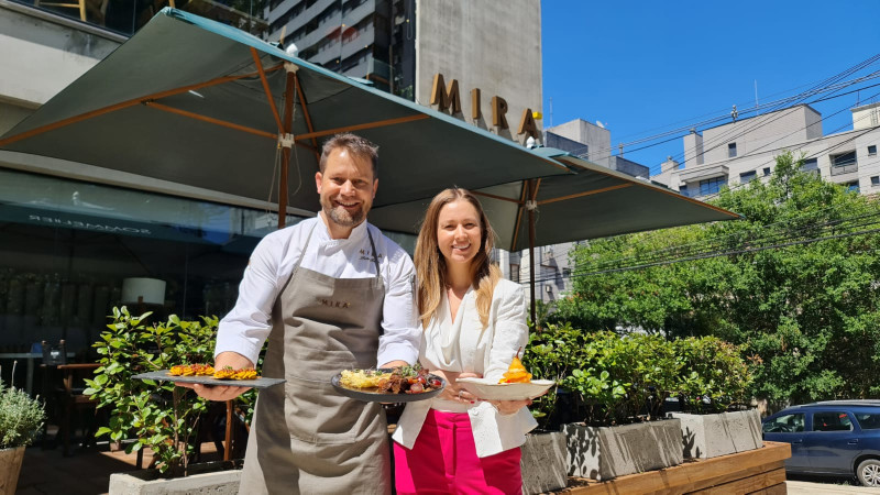 No Mirá, a proprietária Mariana Oppitz e o chef Beto Fortes prepararam cardápio especial