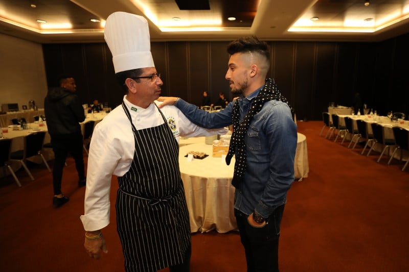 Na seleção desde 1995, chef Jaime Maciel é o responsável pela execução dos pratos da delegação
