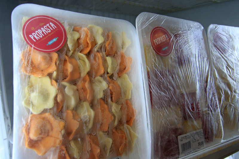 A Casa de Massas Proposta conta mais de 20 sabores de massas recheadas, entre op&ccedil;&otilde;es vegetarianas e veganas Foto: LUIZA PRADO/JC