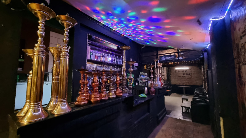 O Cairo Bar &eacute; o segundo neg&oacute;cio do empreendedor, que tinha outro bar antes da pandemia Foto: GIOVANNA SOMMARIVA/ESPECIAL/JC