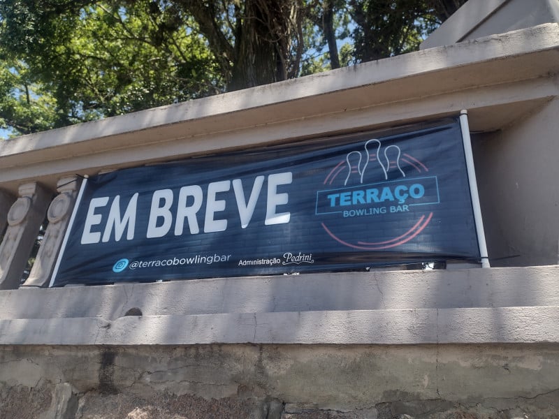 {'nm_midia_inter_thumb1':'https://www.jornaldocomercio.com/_midias/jpg/2022/11/18/206x137/1_img_20221117_132439535_hdr-9842532.jpg', 'id_midia_tipo':'2', 'id_tetag_galer':'', 'id_midia':'63779c3613ff5', 'cd_midia':9842532, 'ds_midia_link': 'https://www.jornaldocomercio.com/_midias/jpg/2022/11/18/img_20221117_132439535_hdr-9842532.jpg', 'ds_midia': 'O Terraço Bowling Bar ocupará ponto que foi da Casa do Marquês e do Riversides 
', 'ds_midia_credi': 'Mauro Belo Schneider/Especial/JC', 'ds_midia_titlo': 'O Terraço Bowling Bar ocupará ponto que foi da Casa do Marquês e do Riversides 
', 'cd_tetag': '1', 'cd_midia_w': '800', 'cd_midia_h': '600', 'align': 'Left'}