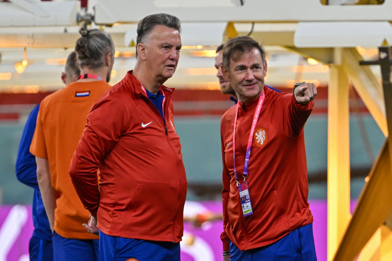 Com uma equipe bastante renovada, a Holanda aposta na experiência do técnico Louis Van Gaal
