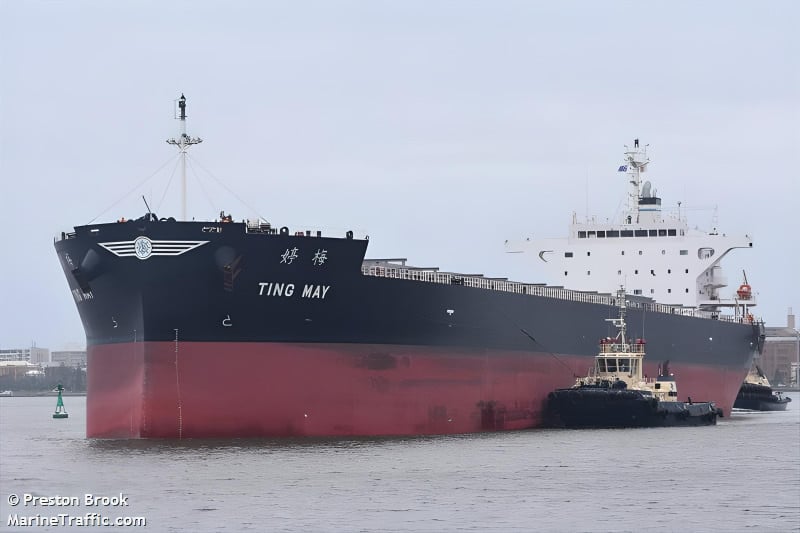 Navio de bandeira liberiana navega pelo Atlântico com 71,5 mil toneladas de trigo gaúcho rumo à Indonésia