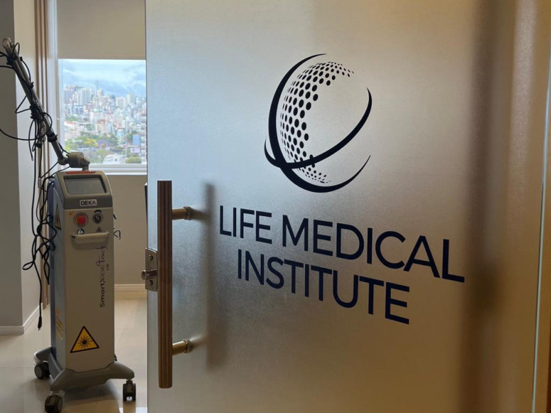 A operação do Institute Life Medical funciona em uma sala do MedPlex