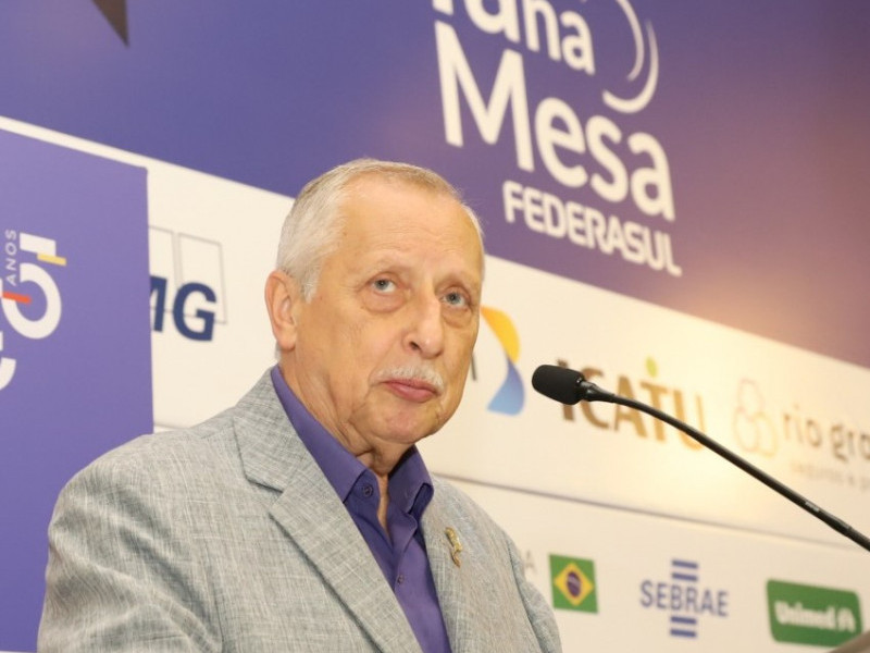 Presidente da Unimed Federação/RS, Nilson Luiz May, participou do Tá na Mesa da Federasul 
