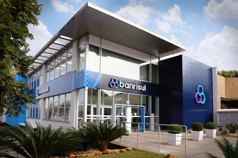 Plano é de que o uso de energia renovável se estenda a todas as agênciais do Banrisul até 2025