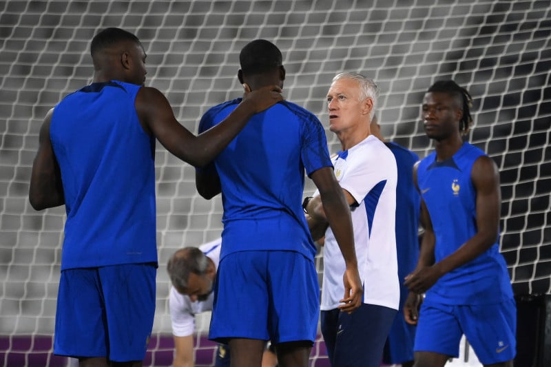 Ap&oacute;s a perda do zagueiro Lucas Hern&aacute;ndez na estreia, Deschamps procura novas solu&ccedil;&otilde;es para a Fran&ccedil;a