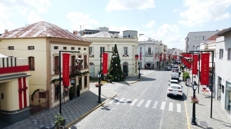 Decoração natalina valoriza ainda mais o casario do Centro Histórico de Garibaldi