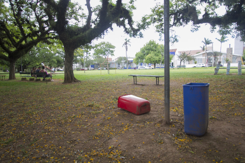 {'nm_midia_inter_thumb1':'https://www.jornaldocomercio.com/_midias/jpg/2022/11/28/206x137/1_ir_281122___praca___8_-9853766.jpg', 'id_midia_tipo':'2', 'id_tetag_galer':'', 'id_midia':'638527ddab943', 'cd_midia':9853766, 'ds_midia_link': 'https://www.jornaldocomercio.com/_midias/jpg/2022/11/28/ir_281122___praca___8_-9853766.jpg', 'ds_midia': 'Fazer fotos dos brinquedos quebrados e da caixa de areia do escorregador da Pra&ccedil;a Jo&atilde;o Bergmann  - ', 'ds_midia_credi': 'ISABELLE RIEGER/JC', 'ds_midia_titlo': 'Fazer fotos dos brinquedos quebrados e da caixa de areia do escorregador da Pra&ccedil;a Jo&atilde;o Bergmann  - ', 'cd_tetag': '1', 'cd_midia_w': '800', 'cd_midia_h': '533', 'align': 'Left'}