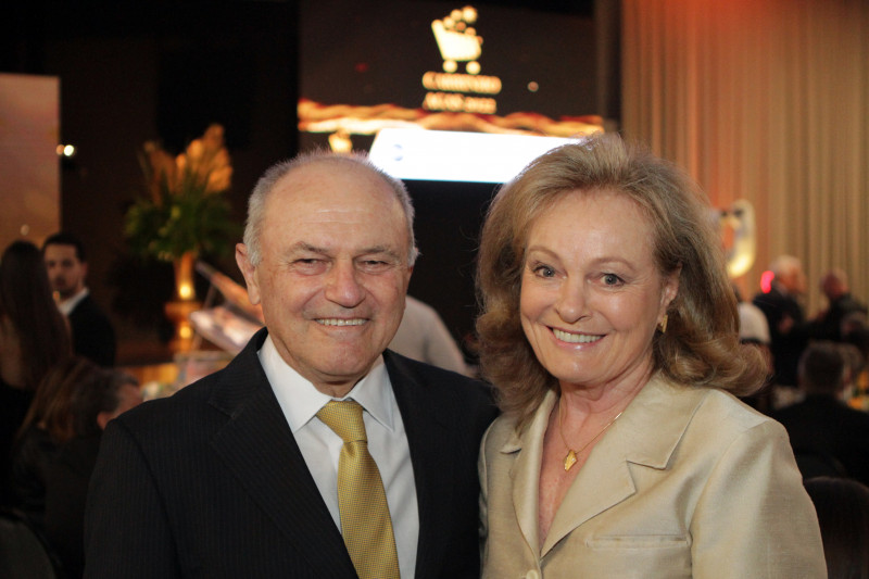 T&Acirc;NIA MEINERZ/JC