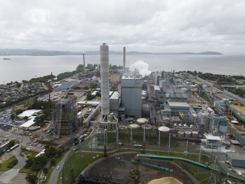 Fábrica de celulose da CMPC, em Guaíba, terá capacidade de produção ampliada após obras