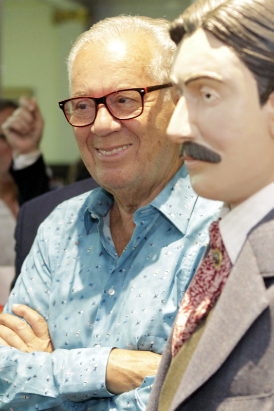 T&Acirc;NIA MEINERZ/JC