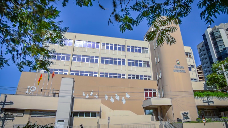 Proposta est&aacute; na C&acirc;mara e prop&otilde;e aumento durante 20 anos para equil&iacute;brio das contas