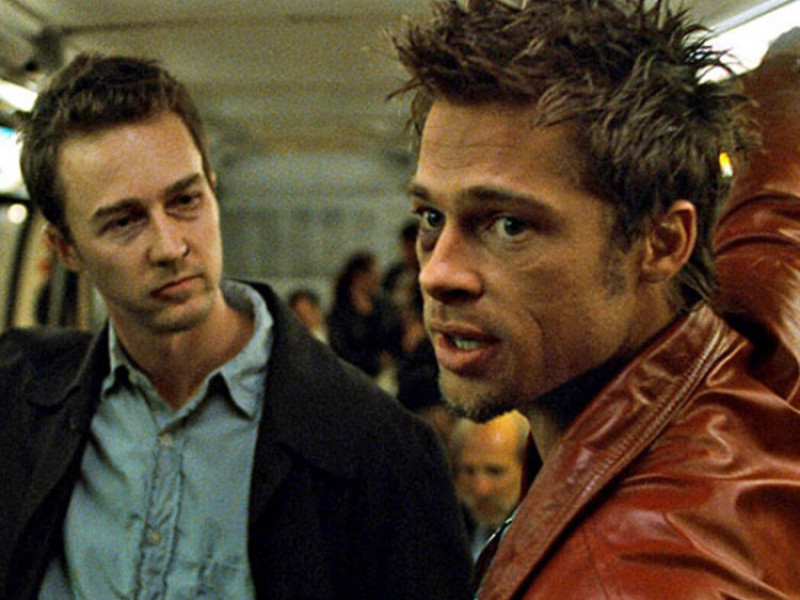 Análise do romance de Chuck Palahniuk e sua adaptação para o cinema dirigida por David Fincher é tema da última edição do ano do projeto 'Adaptação – Entre a Literatura e o Cinema'
