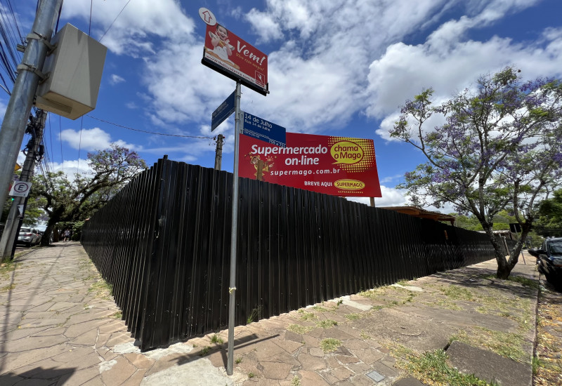 Minuto Varejo - região do Shopping Iguatemi - Porto Alegre - área - terreno na Avenida Marechal Andréa com 14 de Julho - construção de filial do supermercado - Supermago - autosserviço - ao lado do Colégio Província São Pedro