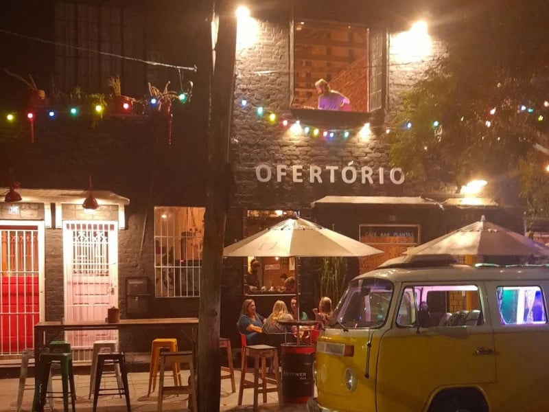 Um dos diferenciais do espa&ccedil;o &eacute; o rol&ecirc; de Kombi com funk anos 2000 Foto: OFERT&Oacute;RIO/DIVULGA&Ccedil;&Atilde;O/JC