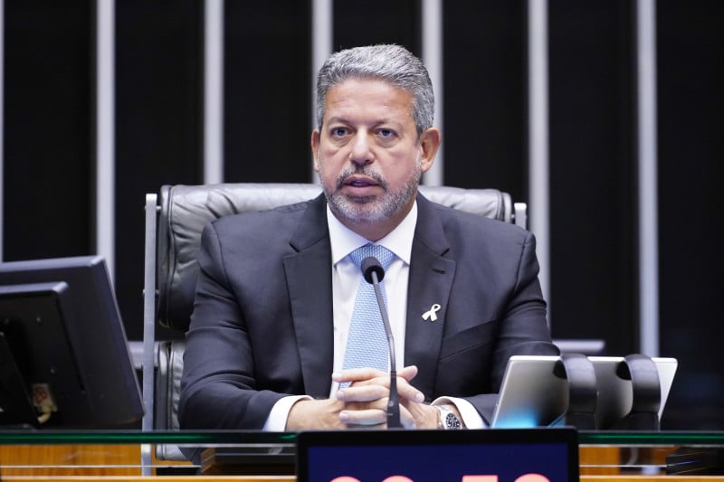 Com a repercussão negativa, a Câmara recuou e decidiu reiniciar o debate, disse Lira