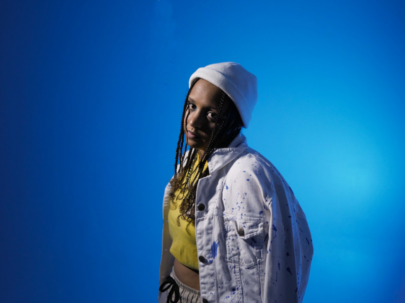 Rapper porto-alegrense faz último show do projeto Sexta Degrau às 19h

