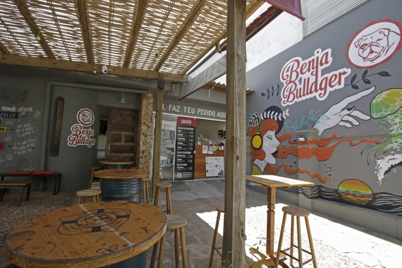 Segundo o casal, uma das principais caracter&iacute;sticas de ter um neg&oacute;cio no litoral ga&uacute;cho, mais precisamente em Torres, &eacute; a rela&ccedil;&atilde;o amig&aacute;vel e pr&oacute;xima com a clientela Foto: LUIZA PRADO/JC