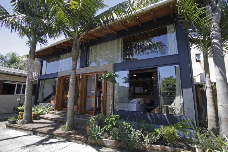 Al&eacute;m da constru&ccedil;&atilde;o, toda decora&ccedil;&atilde;o do espa&ccedil;o foi produzida pela dupla Foto: LUIZA PRADO/JC