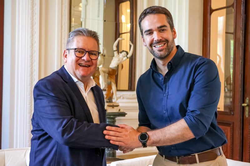 Convite foi feito ontem à tarde pelo governador eleito Eduardo Leite (d)