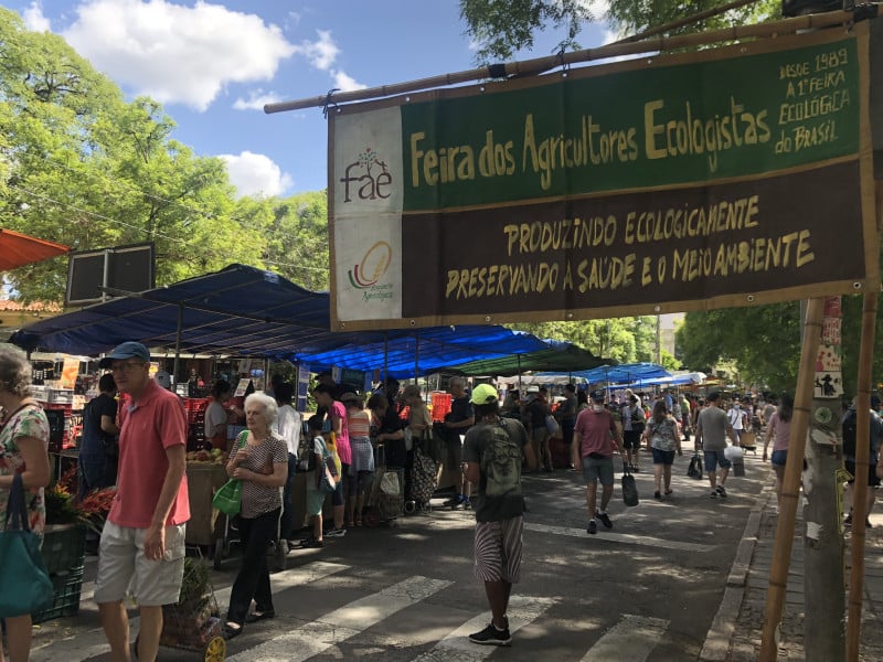 Feira de Agricultores Ecologistas, na Reden&ccedil;&atilde;o, &eacute; uma das que comercializam org&acirc;nicos na Capital