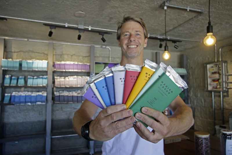 Magian Cacao abre loja na garagem de casa. 
Na foto: Andr&eacute; Passow  Foto: LUIZA PRADO/JC