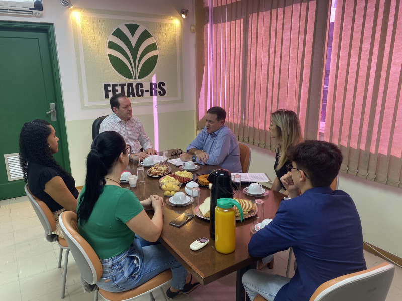 Secretário Ronaldo Santini visitou a Fetag e prometeu buscar recursos para socorrer os agricultores 