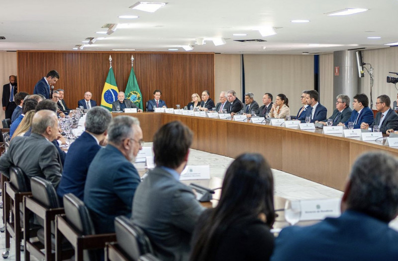 Governador do Rio Grande do Sul participou da reunião de emergência com poderes