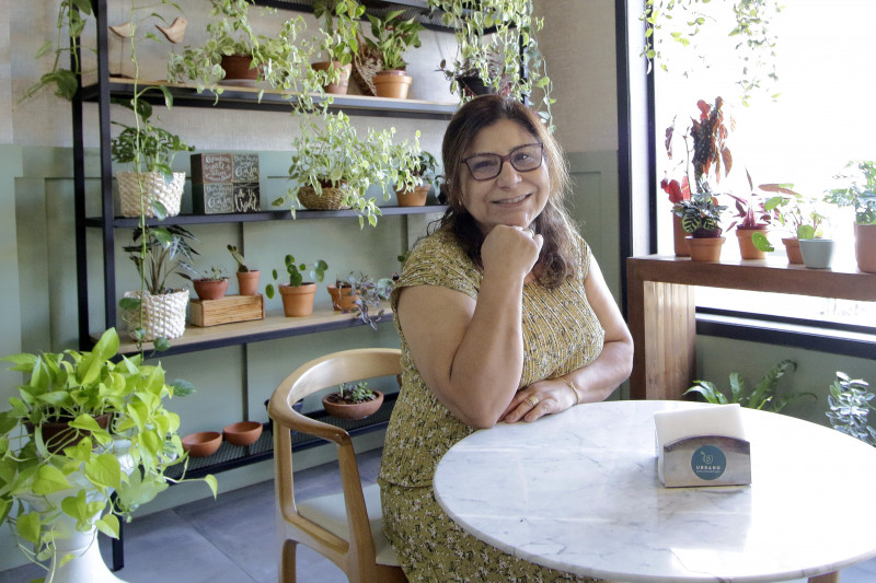 Ros&eacute;lia Quadros de Freitas &eacute; a propriet&aacute;ria do Urbano Caf&eacute; Foto: T&Acirc;NIA MEINERZ/JC